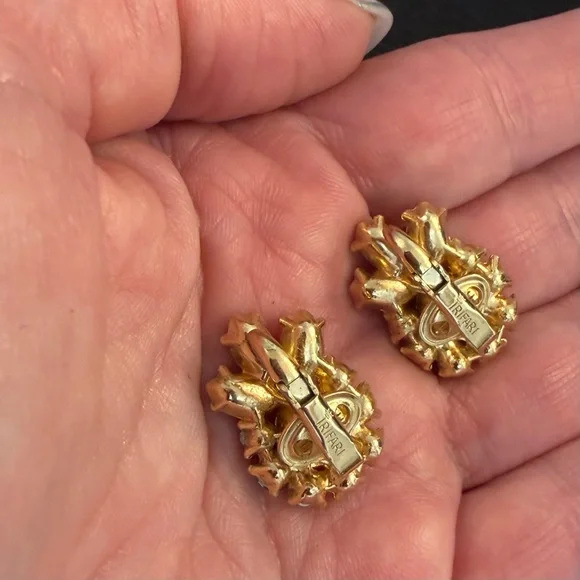 Crown Trifari Vintage Aurora Borealis Floral Clip On Earrings - Picture 10 of 10